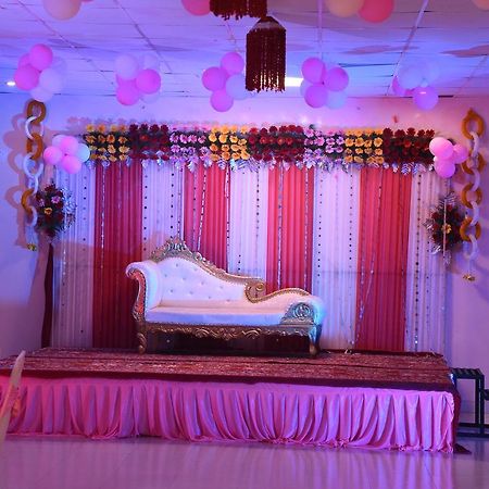Red Carpet Hotels Noida Luaran gambar