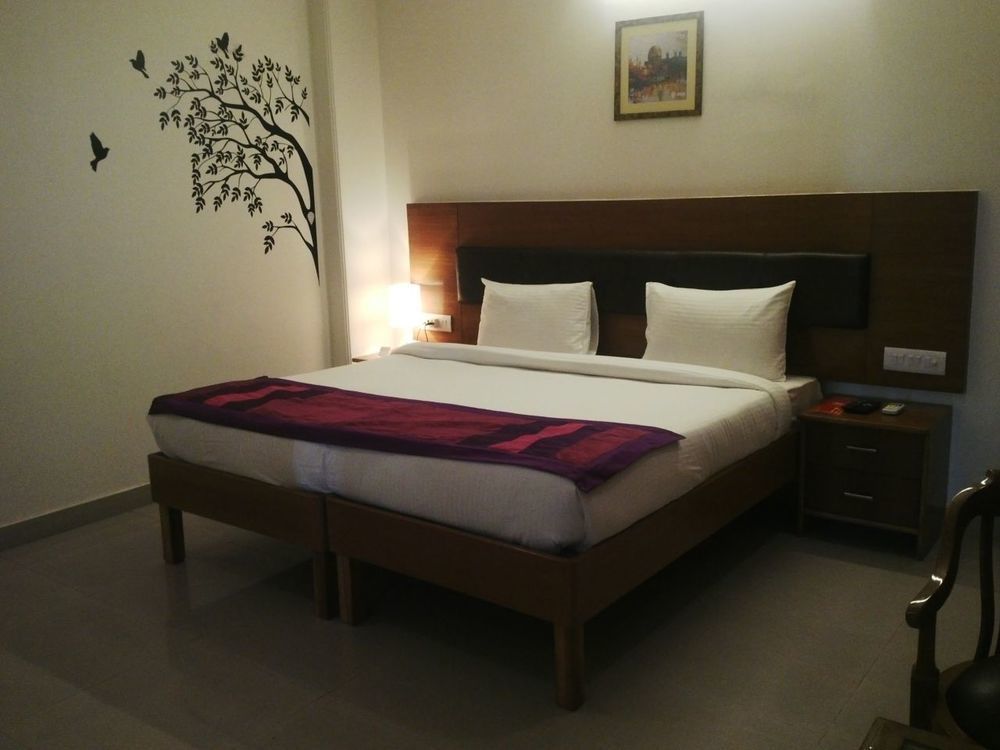 Red Carpet Hotels Noida Luaran gambar