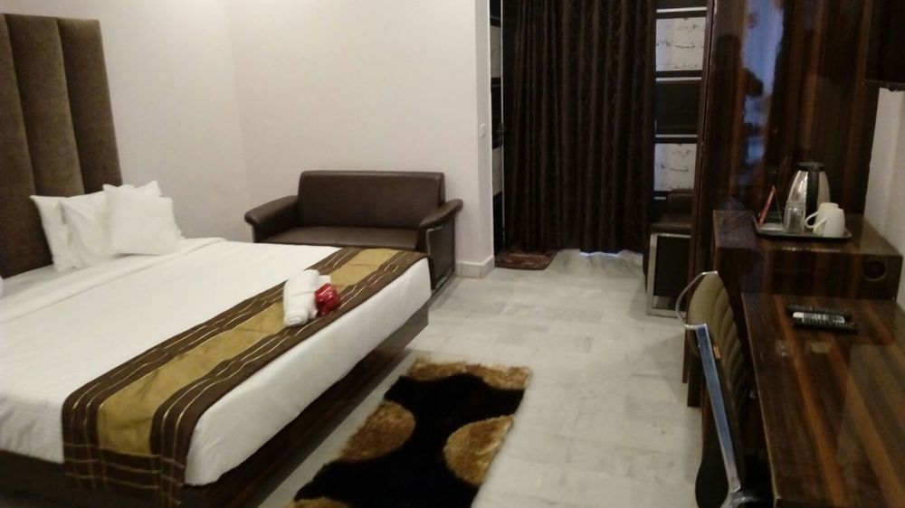 Red Carpet Hotels Noida Luaran gambar
