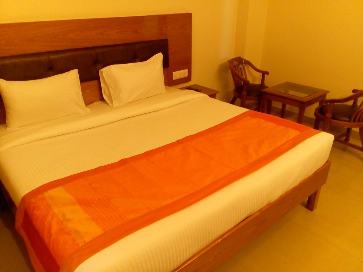 Red Carpet Hotels Noida Luaran gambar