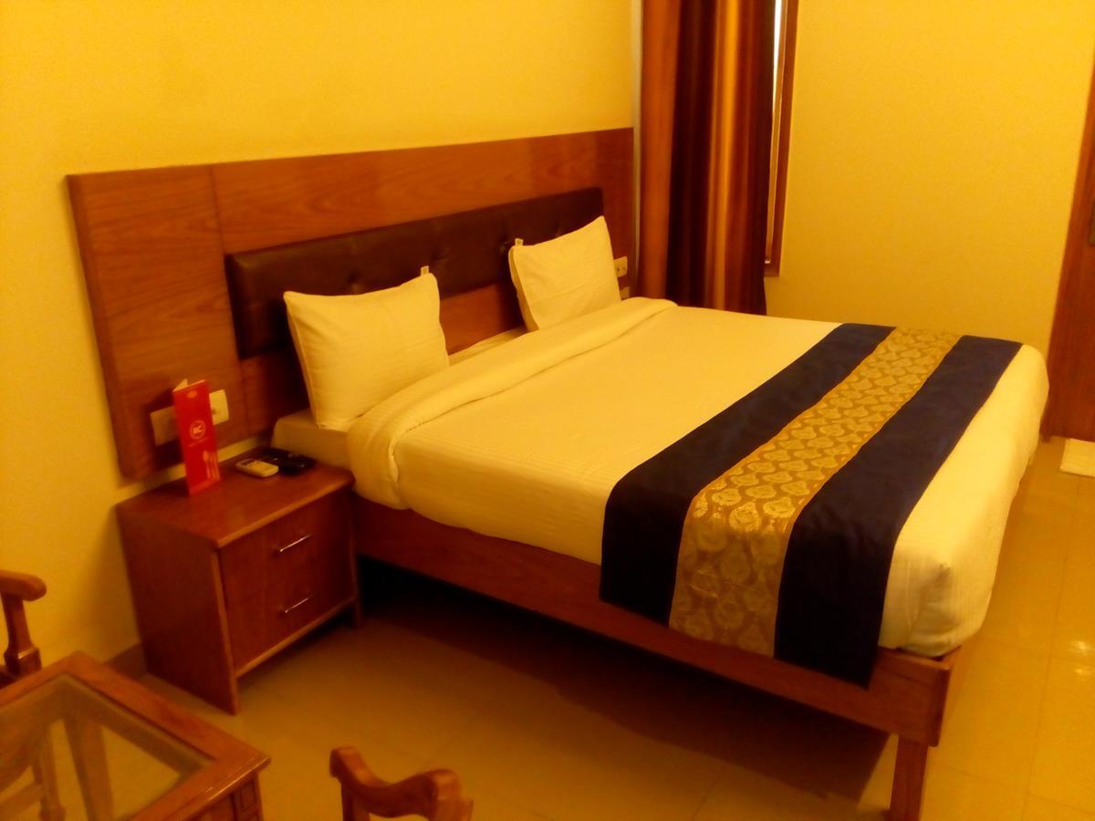 Red Carpet Hotels Noida Luaran gambar