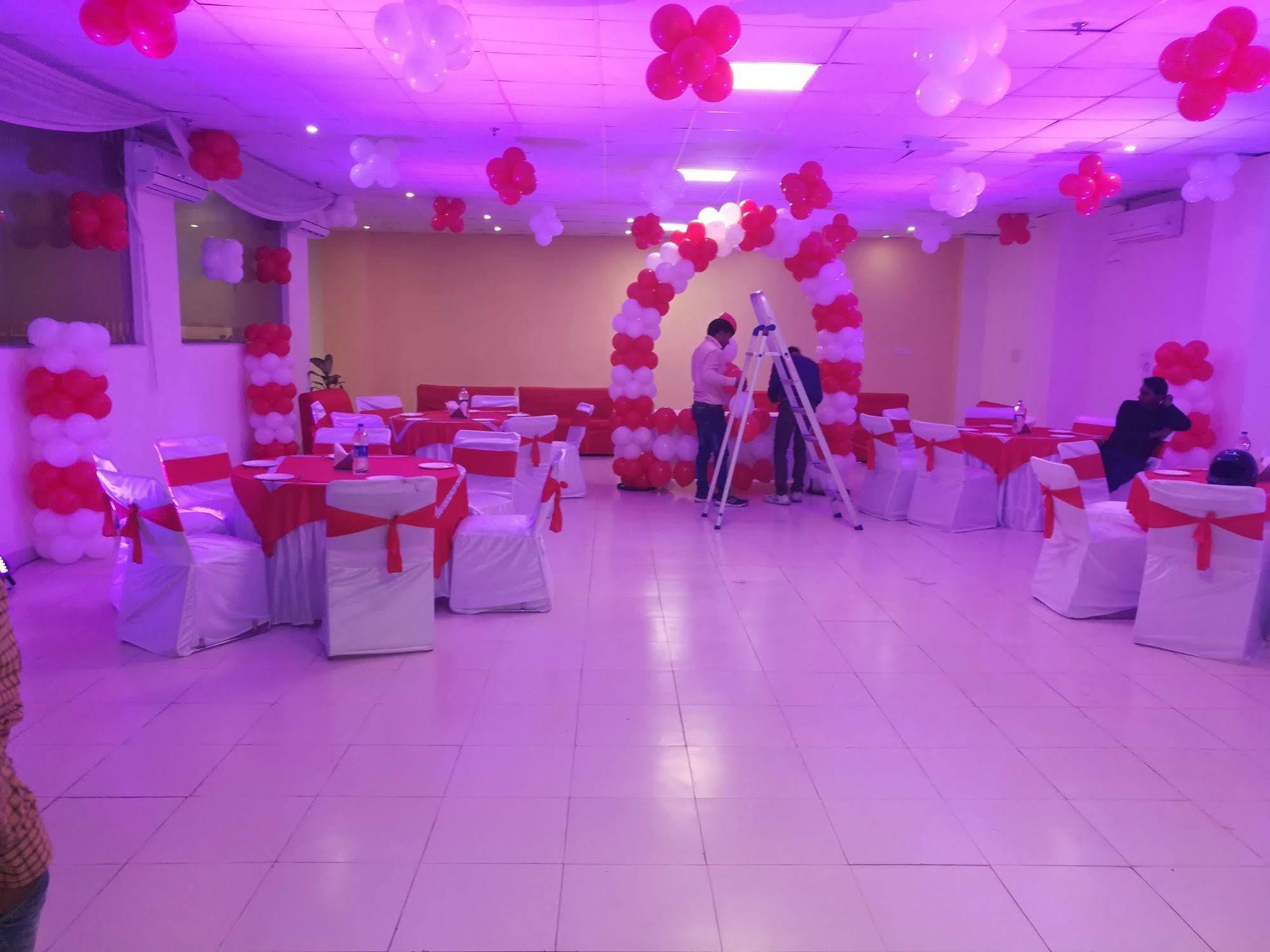 Red Carpet Hotels Noida Luaran gambar