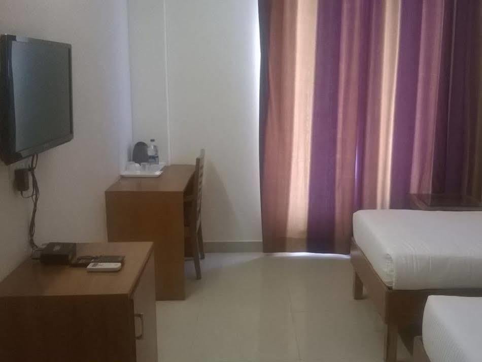 Red Carpet Hotels Noida Luaran gambar